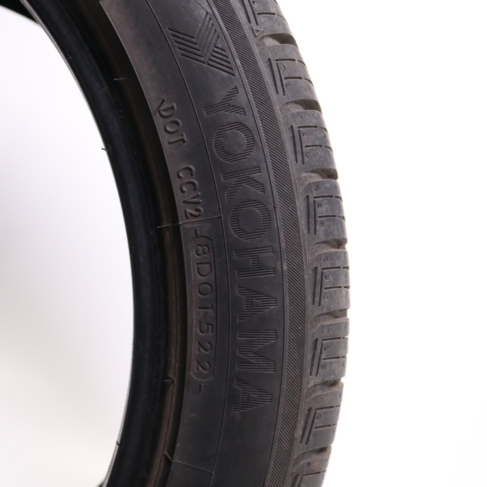Set of 4 Used 215/50R18 Yokohama Avid Ascend LX – 92V – 9-10/32 No Repairs