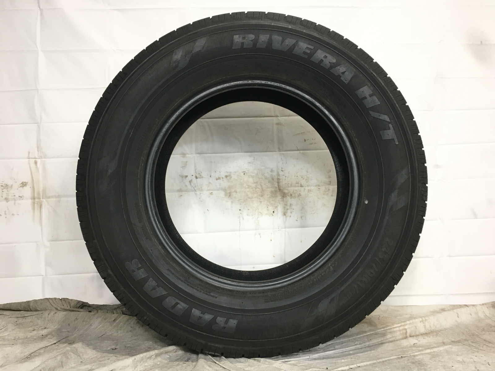 [1] Radar Rivera H/T P245/70R17 245 70 17 Tire 9.5-9.75/32