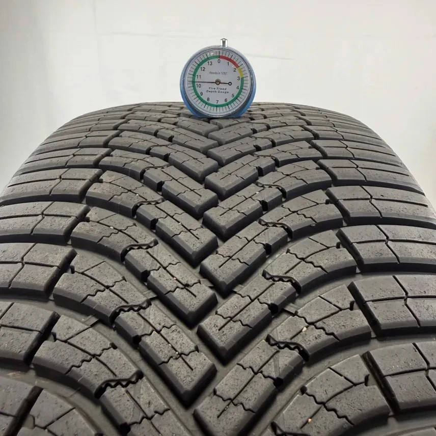 Used 255/50R20 Goodyear Assurance WeatherReady 2 109V 10/32 (DOT 24)