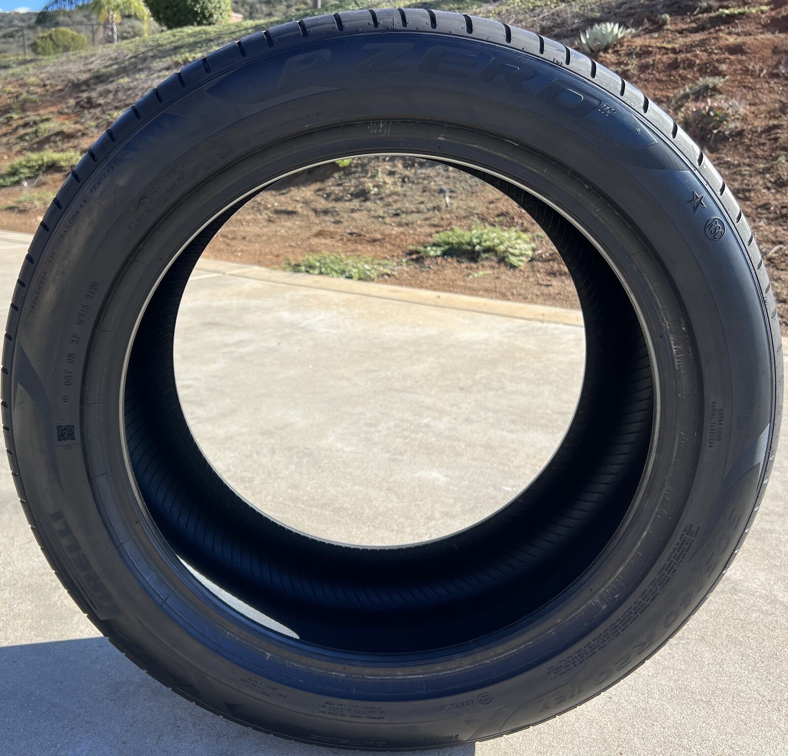 Set of 4 NEW Pirelli P Zero PZ4 Run Flat RFT 305/40R20 Star ★ BMW PZero RunFlat