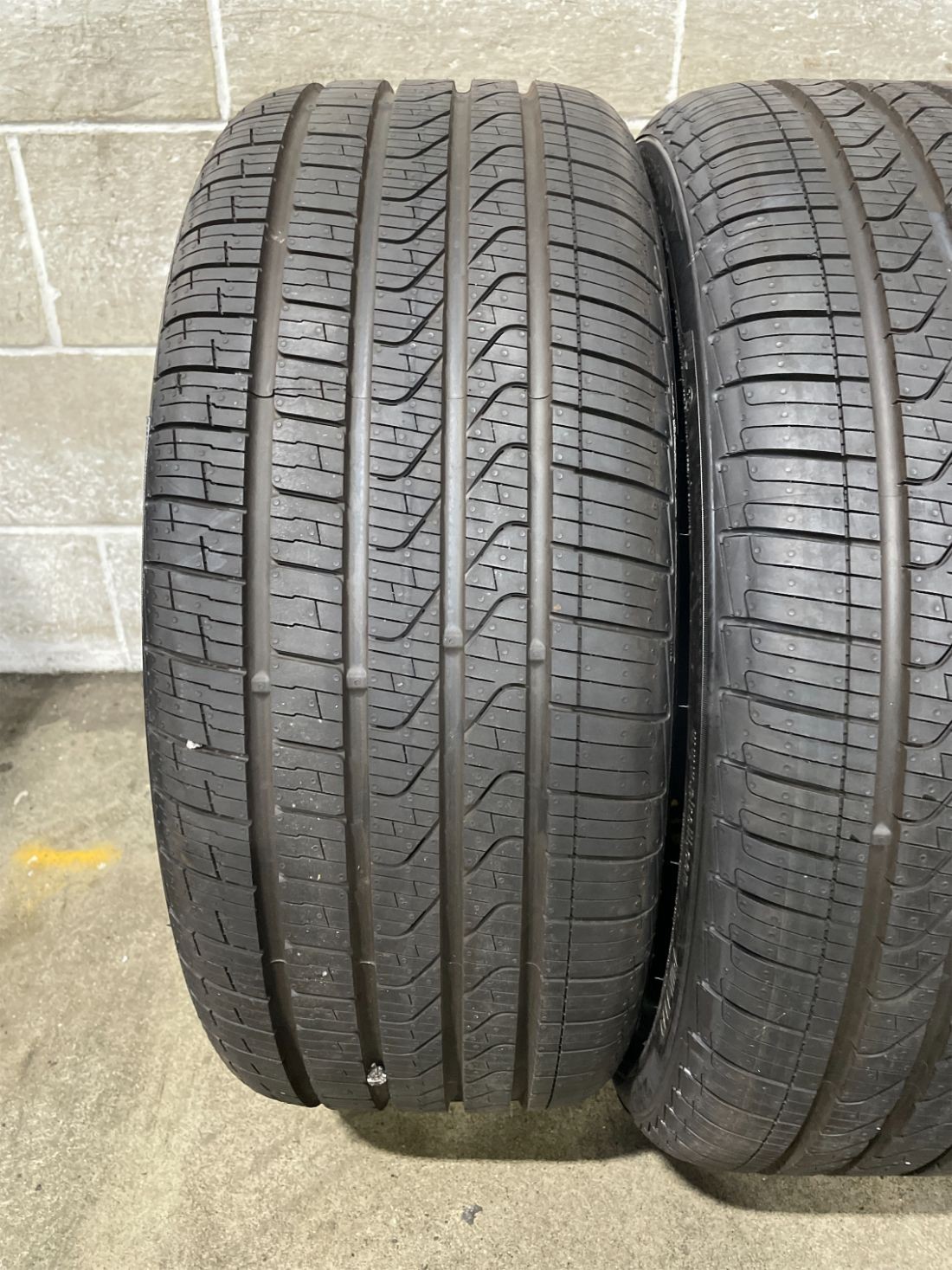 4x P225/40R19 Pirelli Cinturato P7 A/S RSC Run Flat 8/32 93 H Used Tires 2254019