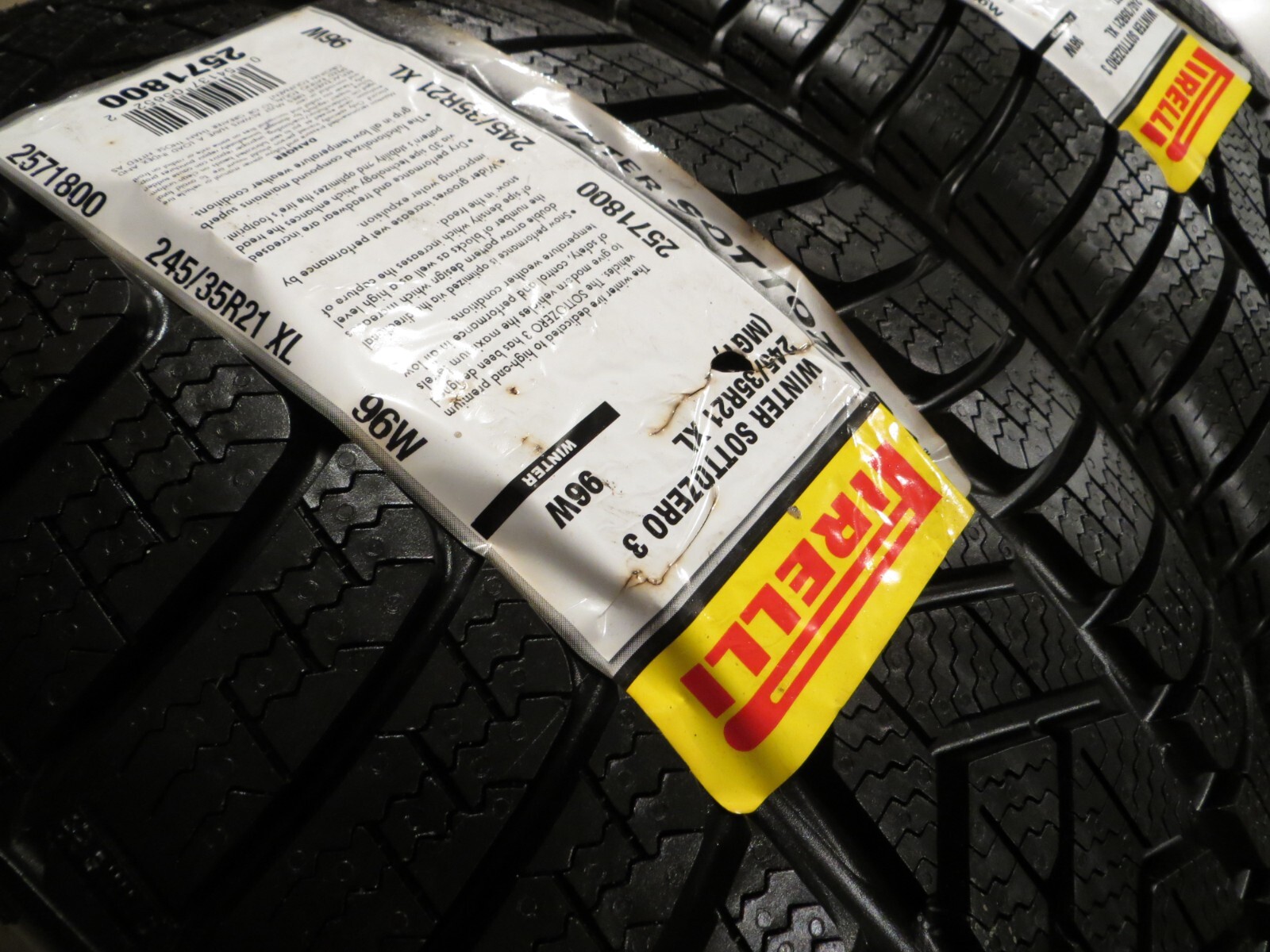 NEW 2 TWO PIRELLI WINTER SOTTOZERO 3 2571800 245/35R21 MGT SNOW 245 35 21 3531