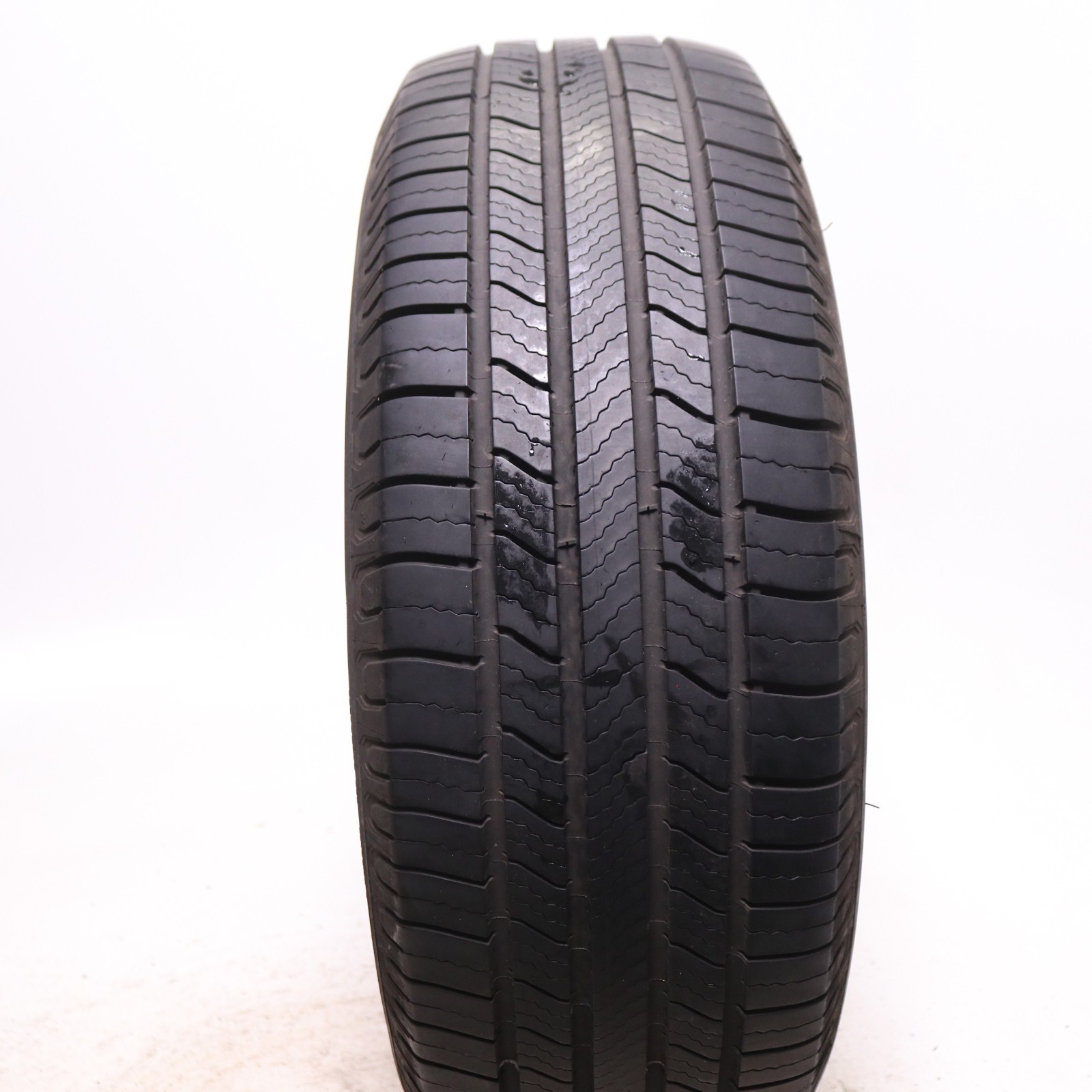 Set of 2 Used 235/65R17 Michelin X Tour A/S 2 – 104H – 8.5-9.5/32