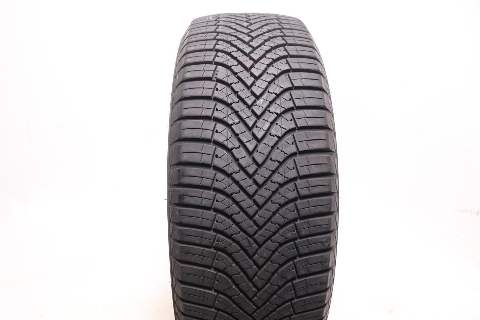 Set of 2 Used 235/60R18 Goodyear Assurance WeatherReady 2 – 107V – 8-8.5/32
