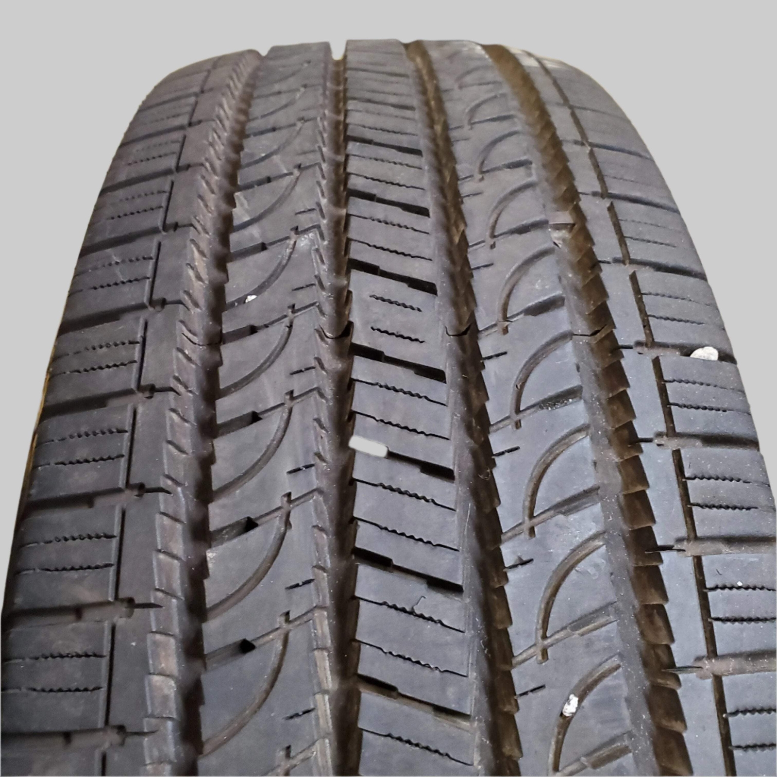 USED 11.5 /32” OF 13/32” YOKOHAMA GEOLANDAR H/T G056 WL P 265 70 18 114S SL HIGH