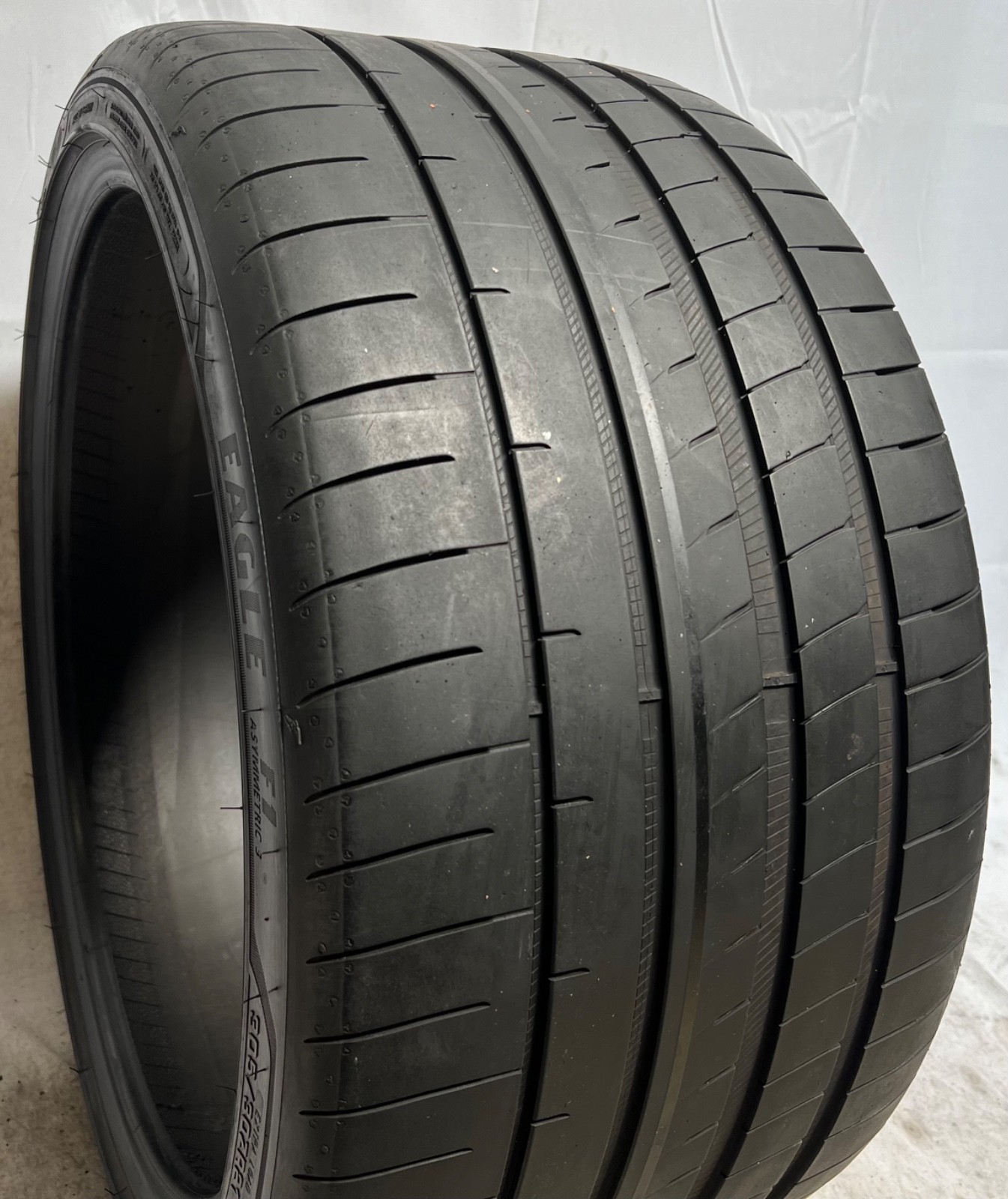1 – NICE 305/30ZR21 XL (104Y) Goodyear Eagle F1 Asymmetric 3 (NF0) – 6133