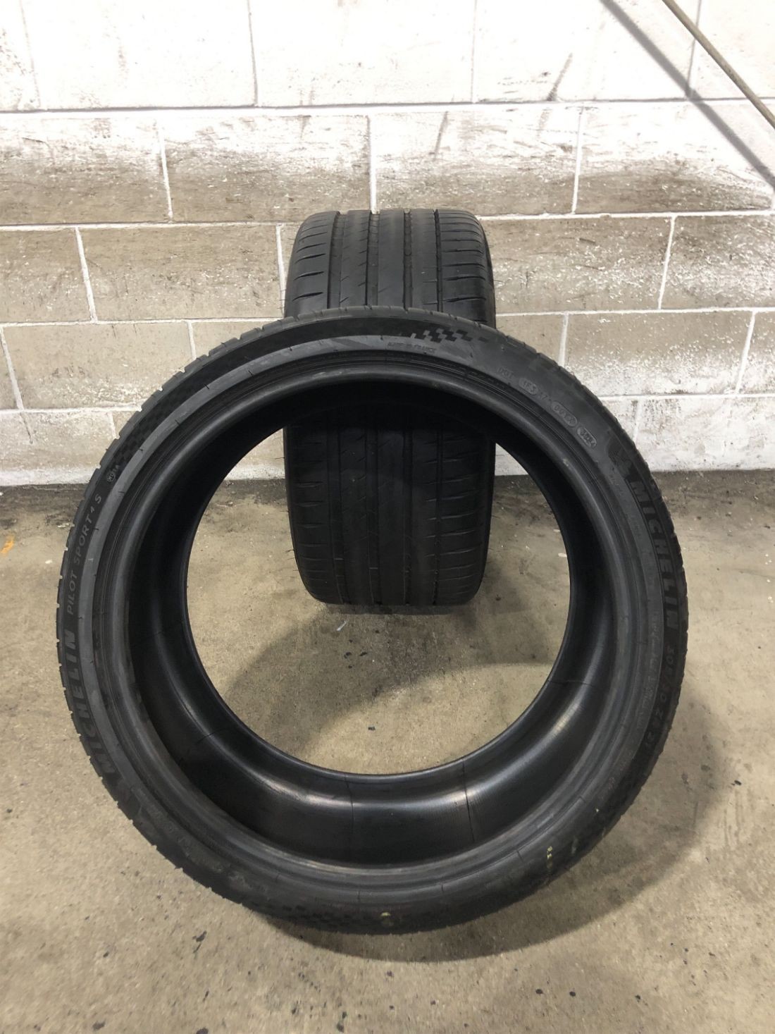 2x P305/30R21 Michelin Pilot Sport 4S MO1A 9/32 104 Y Used Tires 3053021
