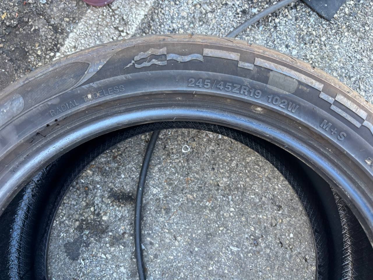 Arroyo Grand Sport A/S 245 45ZR19 102w Tread Depth 9/32