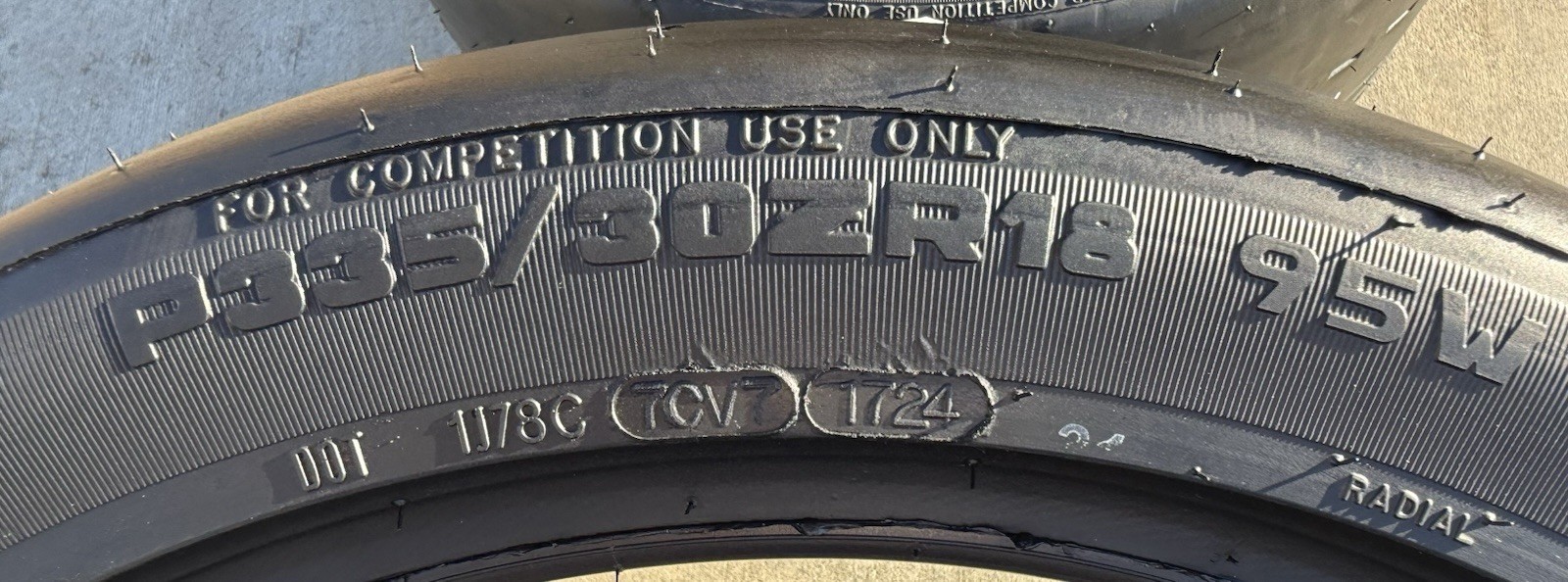Set of TWO BRAND NEW 335/30ZR18 95W Hoosier R7 Racing Tires Slicks P335/30ZR18