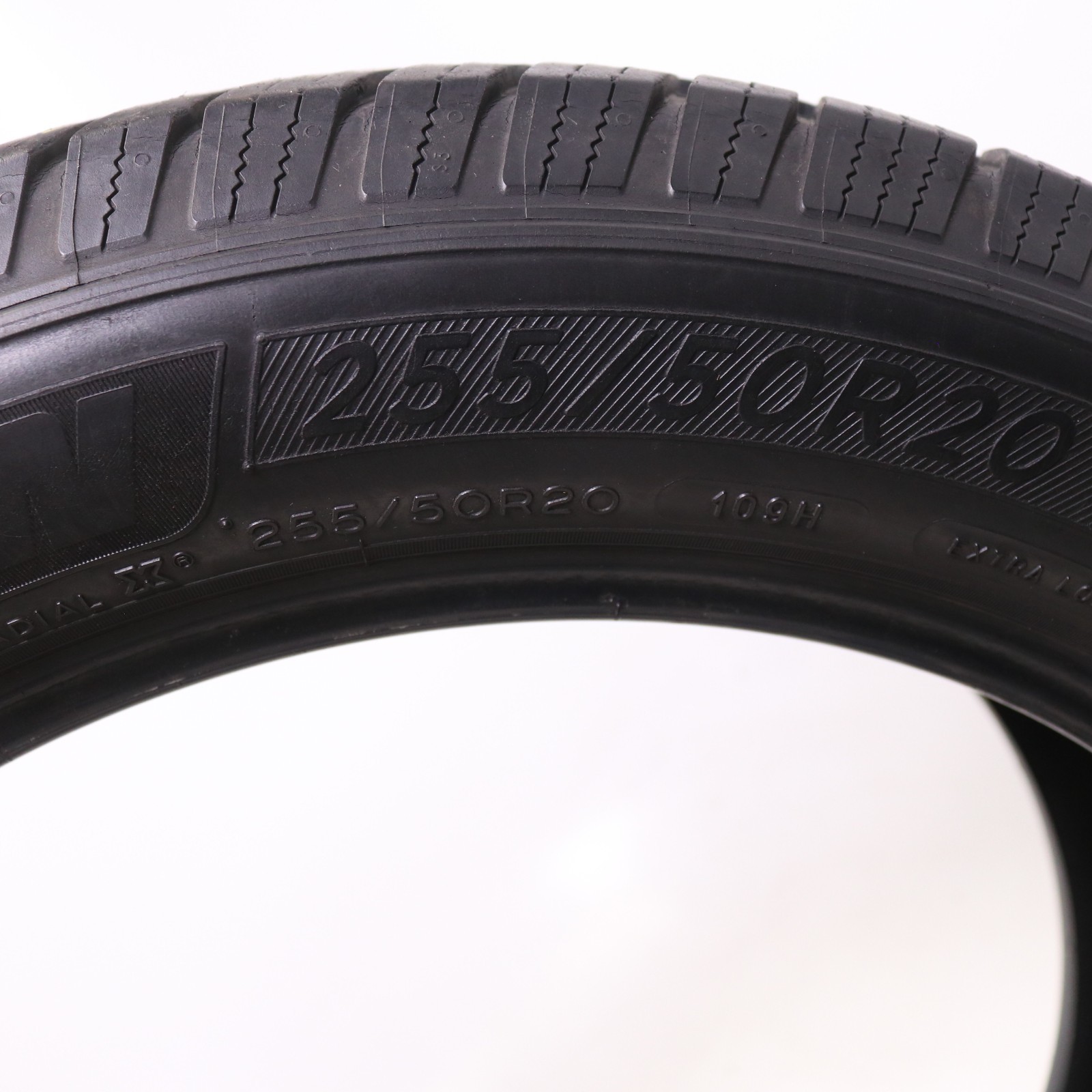Set of 2 Used 255/50R20 Michelin Defender LTX M/S – 109H – 7-8/32