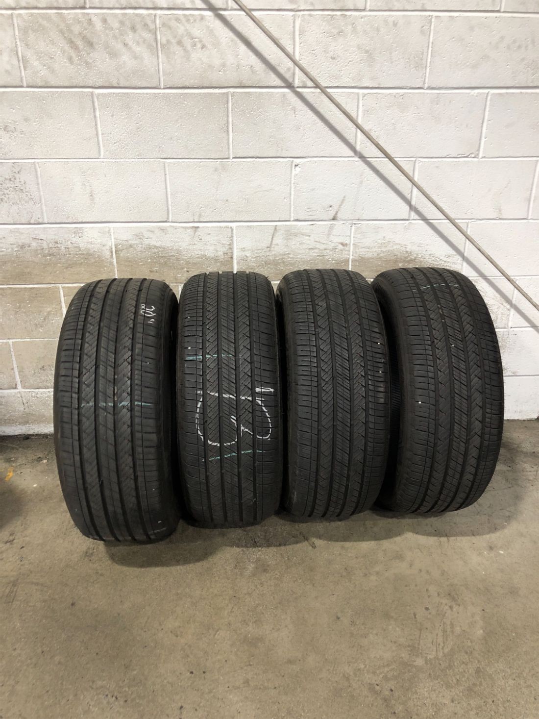 4x P255/50R20 Bridgestone Alenza Sport A/S 8/32 105 H Used Tires 2555020