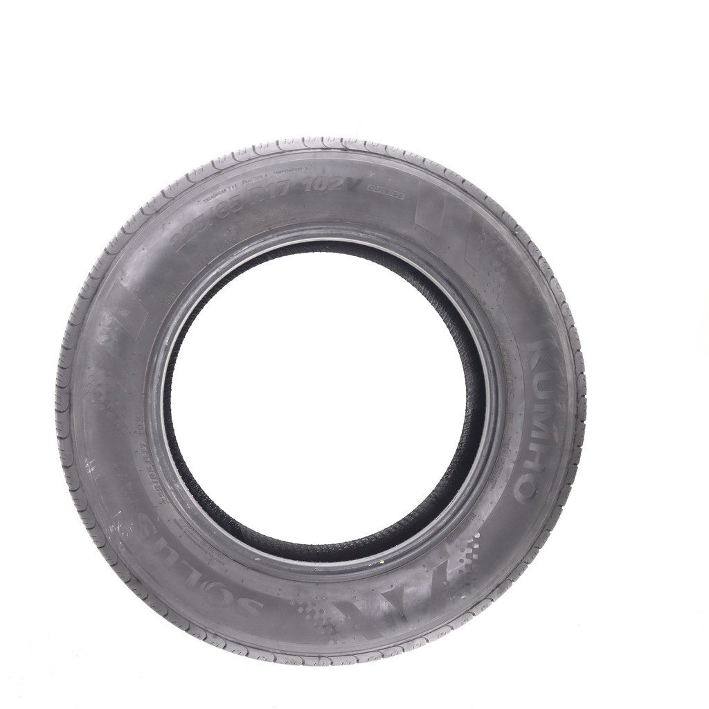 Set of (4) Used 225/65R17 Kumho Solus TA11 102V – 8.5-10/32