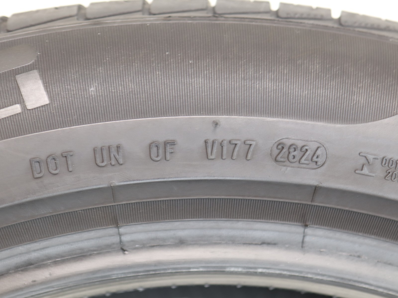 245/50R19 Pirelli Cinturato P7 Run Flat BMW 105H 6.75/32 DOT 2824 1J126