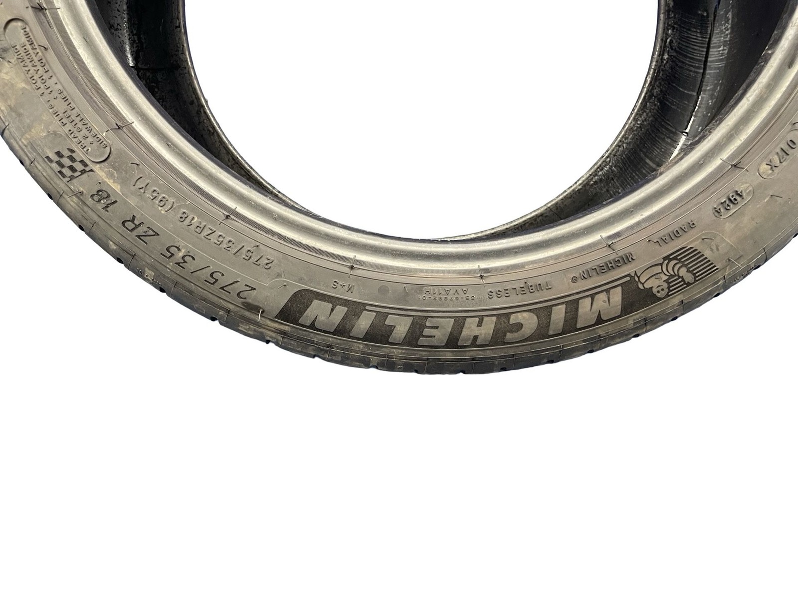 275/35ZR18 95Y MICHELIN PILOT SPORT A/S 4 ZP 8/32NDS DATECODE 4924