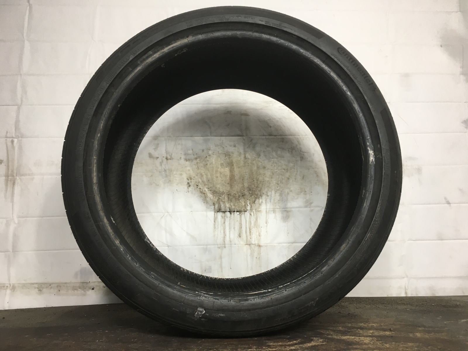 [1] Continental ProContact RX P305/30R21 305 30 21 Tire 7.5-7.75/32