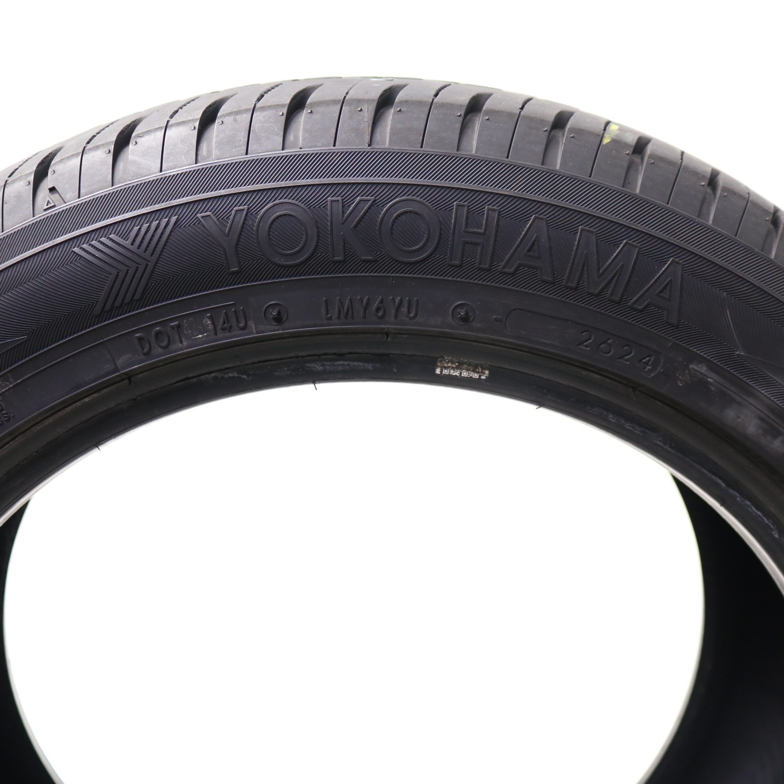 Set of 2 Used 215/55R17 Yokohama YK-GTX – 94V – 9.5-10.5/32