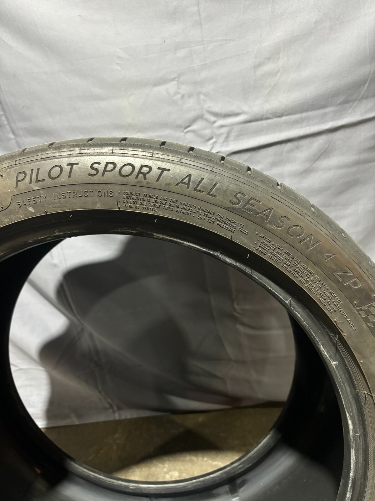 1(One) 285/35ZR19 Michelin Pilot Sport A/s 4 ZP 99Y Runflat – 6/32