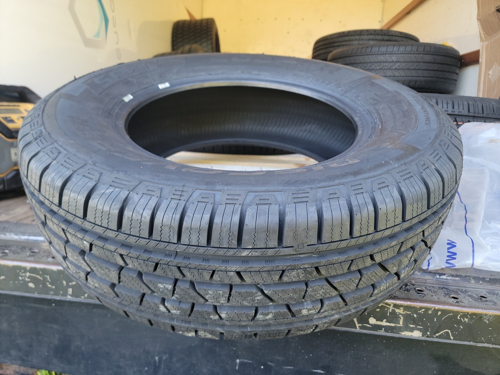 1 New 255/70R18 Cooper Discoverer SRX SUV/Crossover All-Season Tire Free Shippin