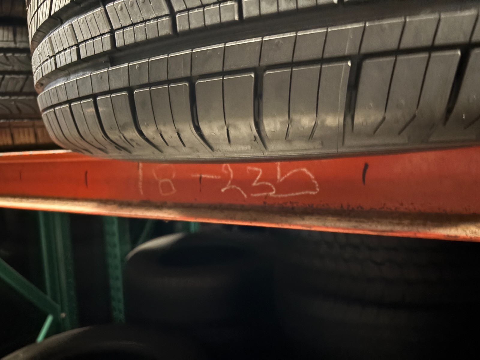 NO SHIPPING ONLY LOCAL PICK UP 2 tires 265 65 18 Michelin Primacy LTX