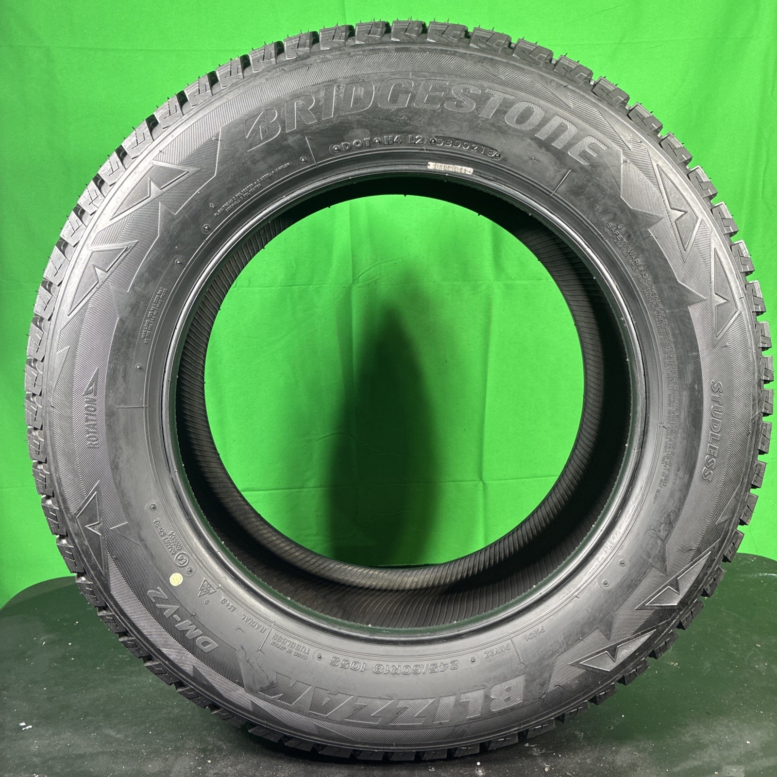 Single,Used-245/60R18 Bridgestone Blizzak DM-v2 105S 10/32 DOT 0218