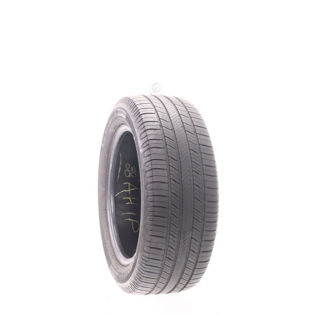 Set of (4) Used 235/55R17 Michelin Defender 2 99H – 8.5-9.5/32