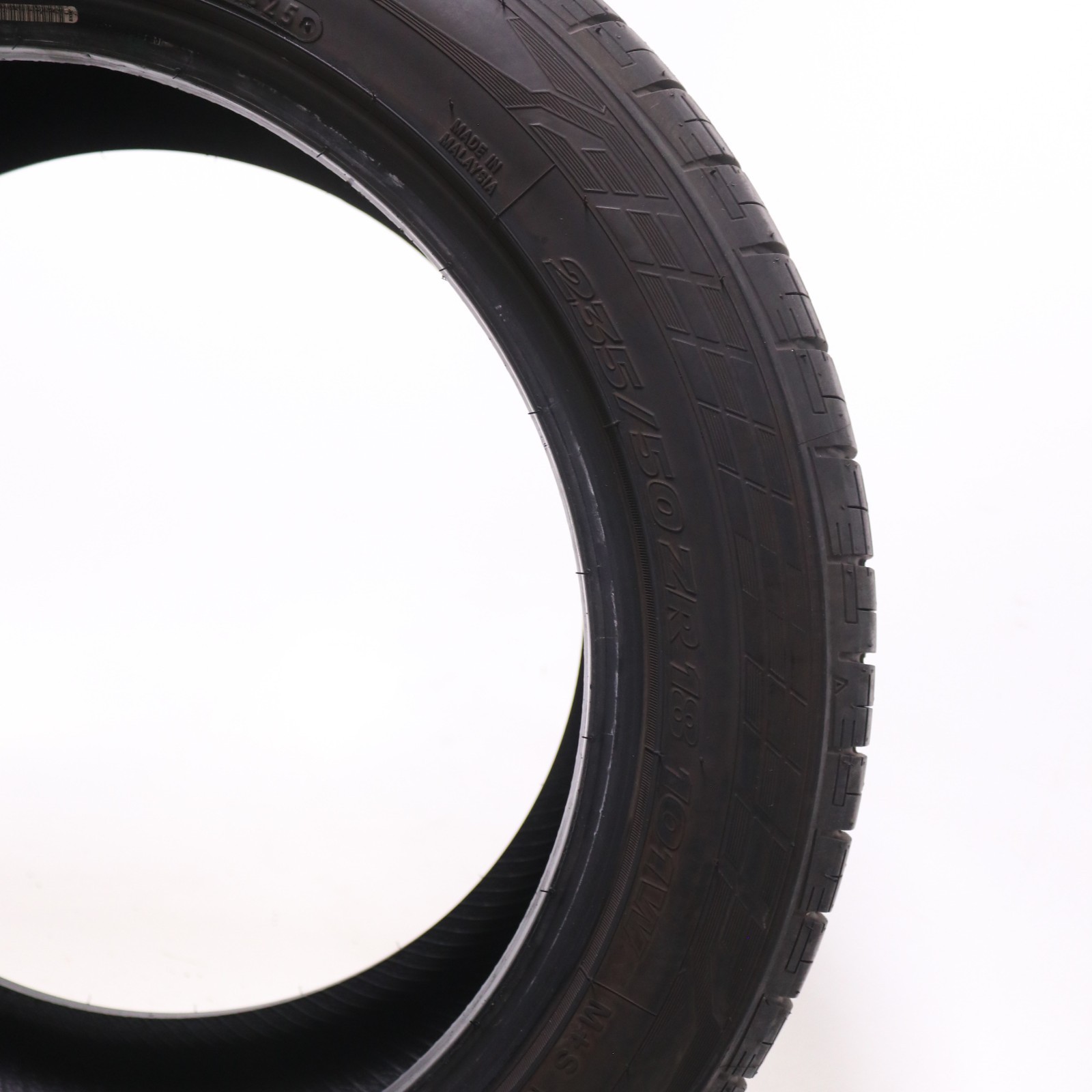 Used 235/50ZR18 Road Hugger GTZ – 101W – 9.5/32 No Repairs