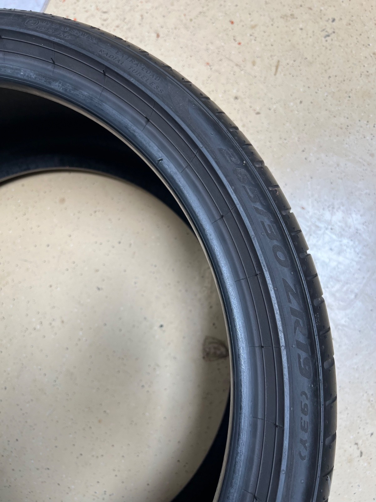 1 – NO REPAIRS 265/30ZR19 XL (93Y) Pirelli P Zero PZ4 (AO) Audi OEM – 4160
