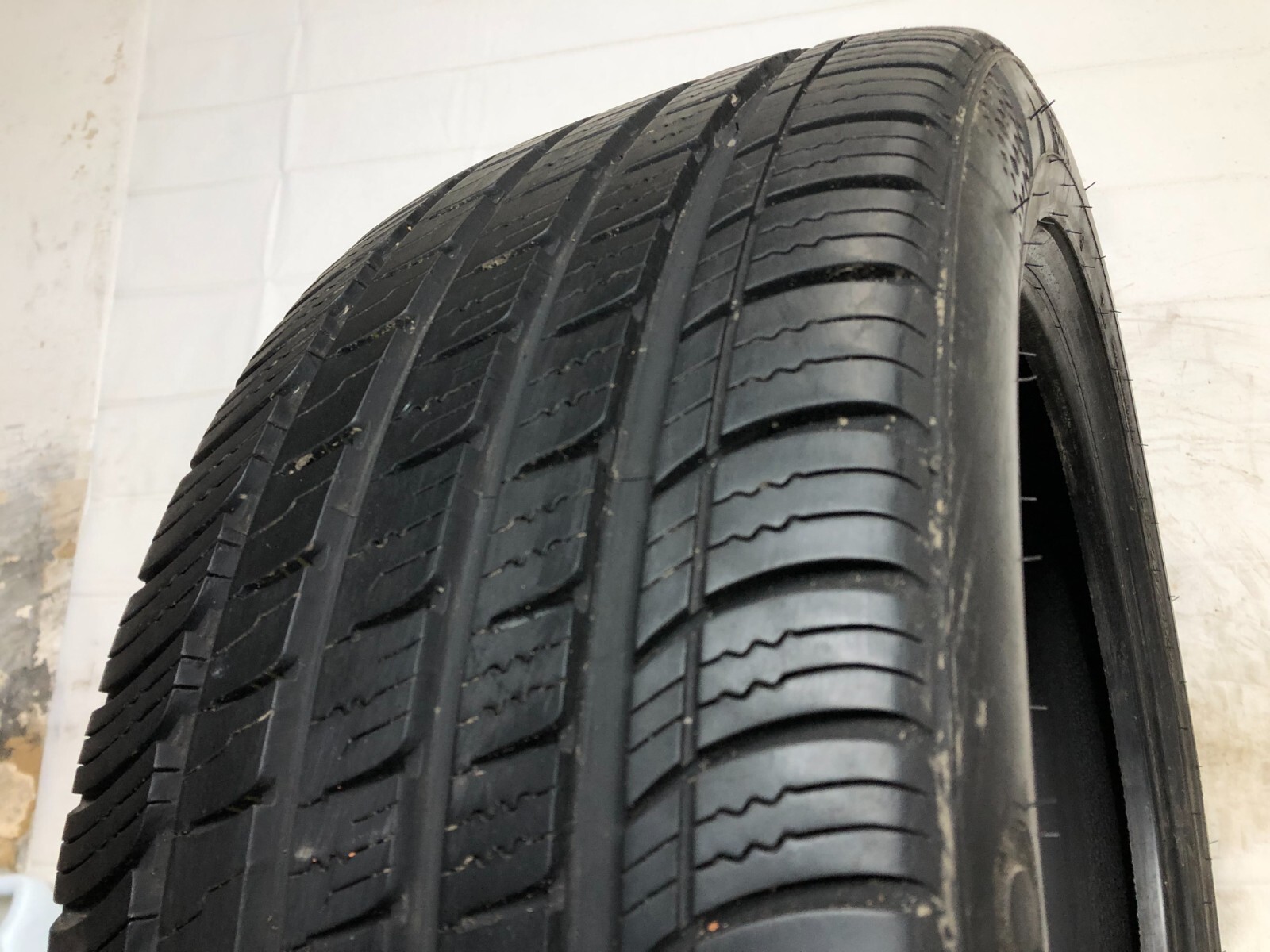 [1] Kumho Solus TA71 P245/45ZR19 245 45 19 Tire 9.75-10.0/32