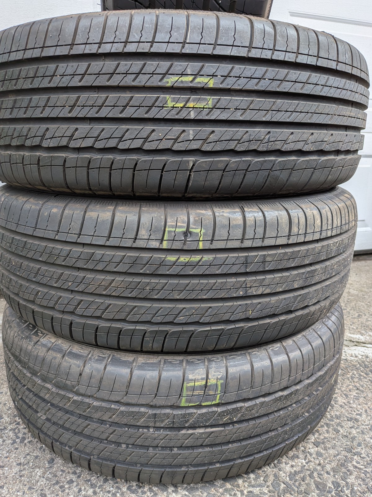P235 55R 20 Michelin Primacy Tour all season tires (4) Pickup only READ