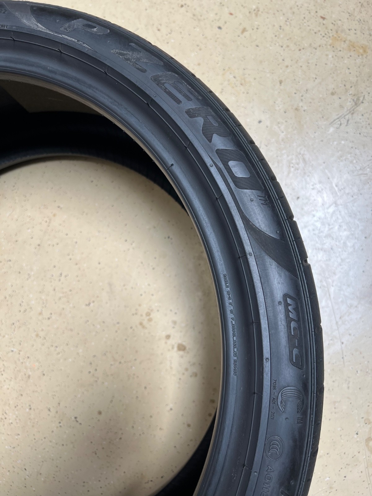 1 – NO REPAIRS 235/35ZR19 XL (91Y) Pirelli P Zero PZ4 PNCS (MC-C) McLaren 4154