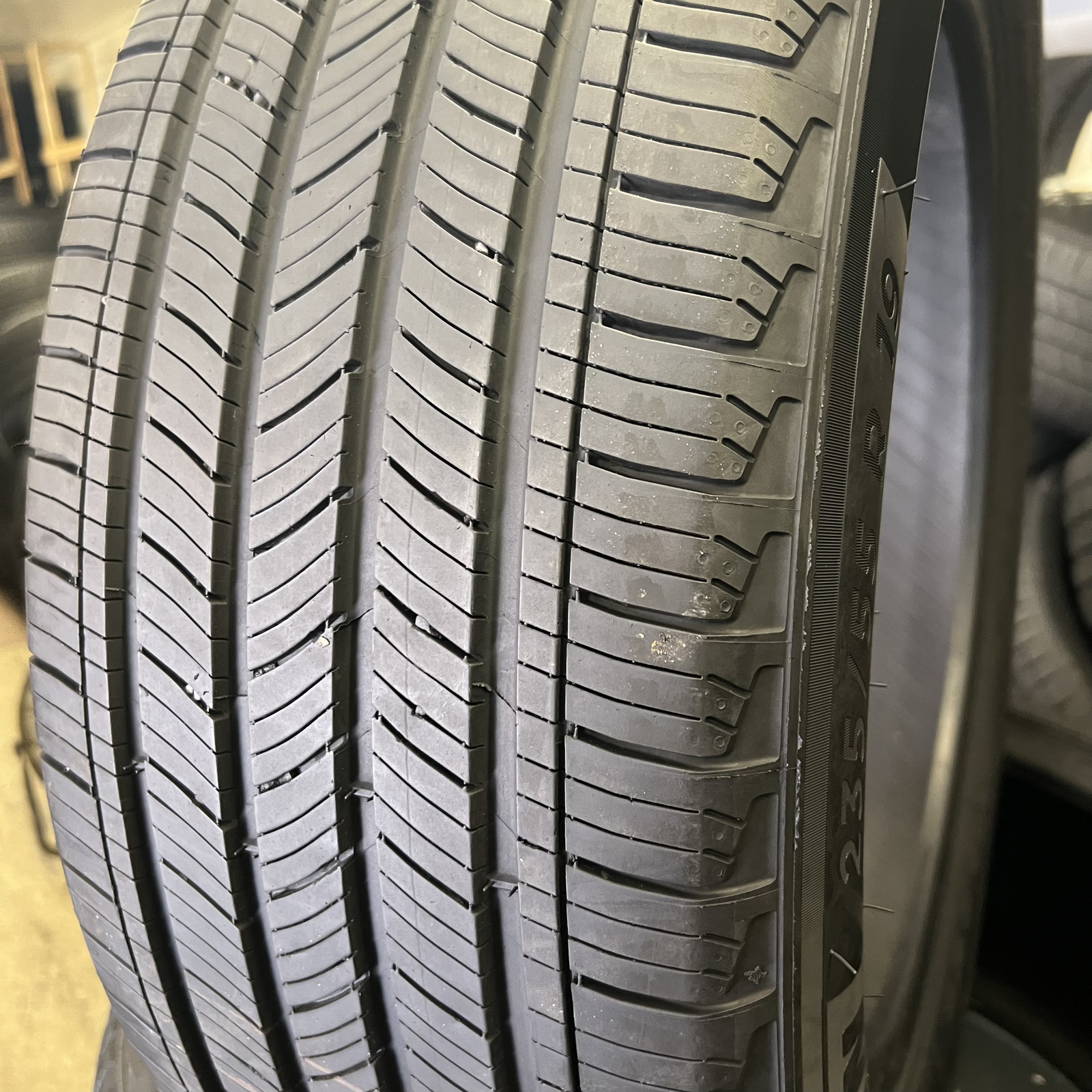 1 Tire LikeNEW Michelin Primacy A/S 235/55R19 235/55/19 101V