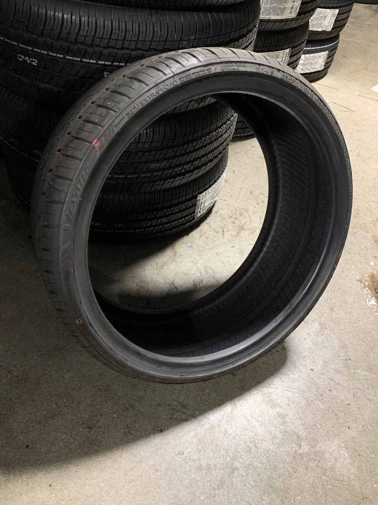 1 New 235 30 20 Lexani LX-Twenty All Season Tire