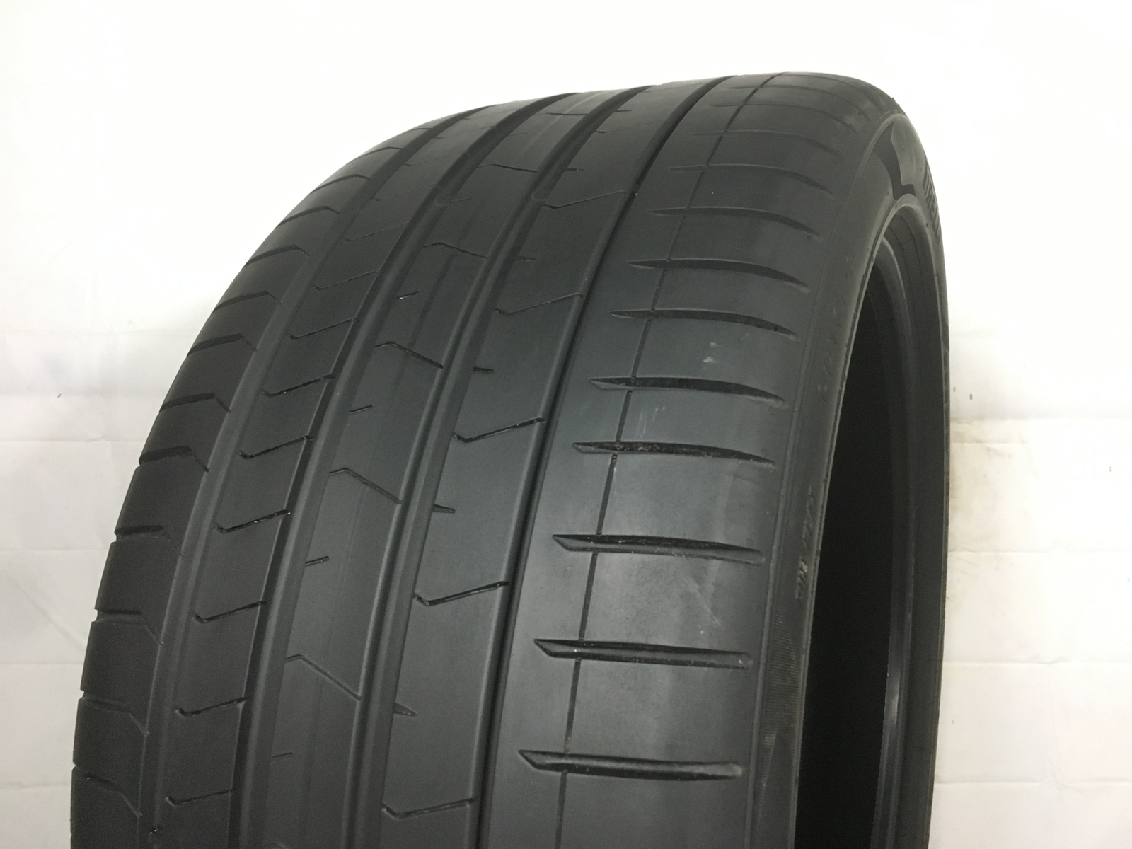 [1] Pirelli P Zero PZ4 Run Flat P315/35R21 315 35 21 Tire 7.75/32
