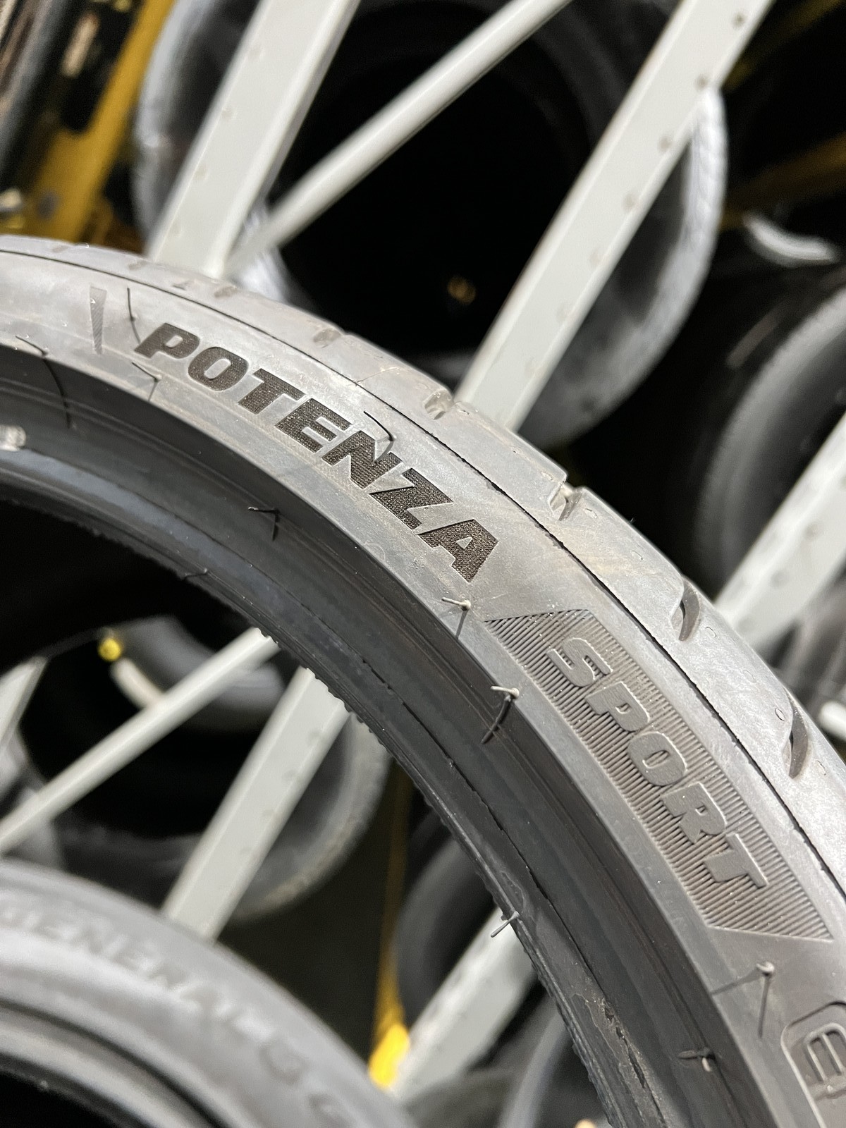 1 Bridgestone Potenza Sport Enliten RO1 265/30ZR19 92Y DOT.1625 6.25/32 NO Patch