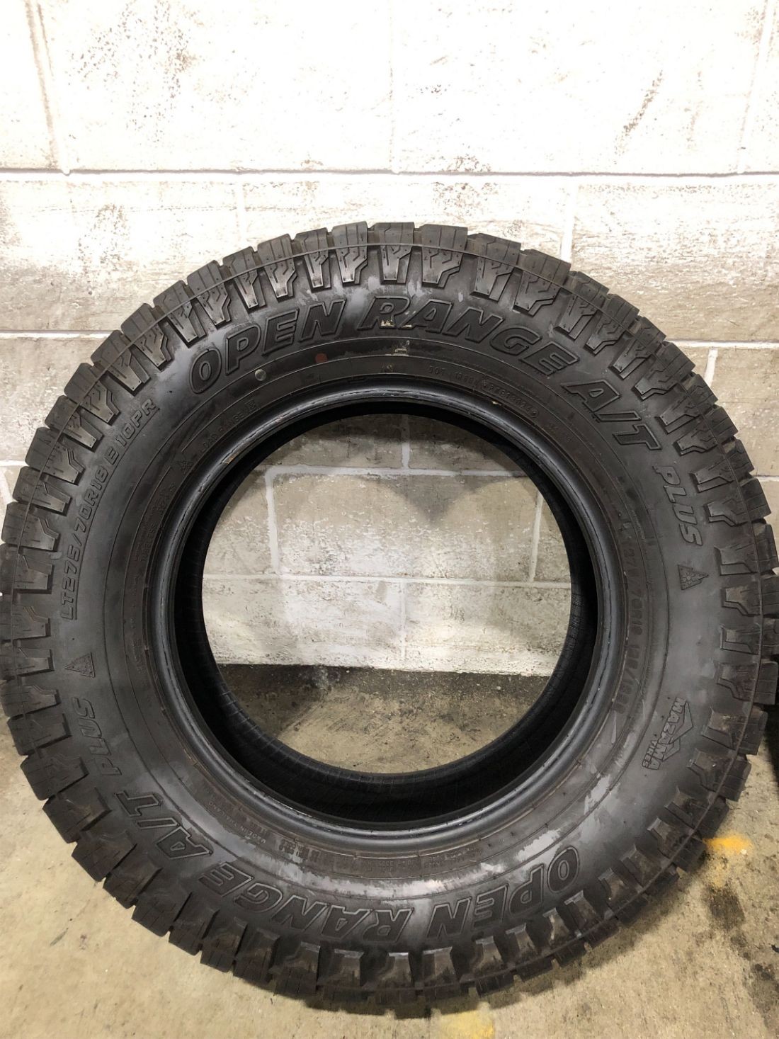 1x LT275/70R18 Mazama Open Range A/T Plus 13/32 125 S Used Tire 2757018