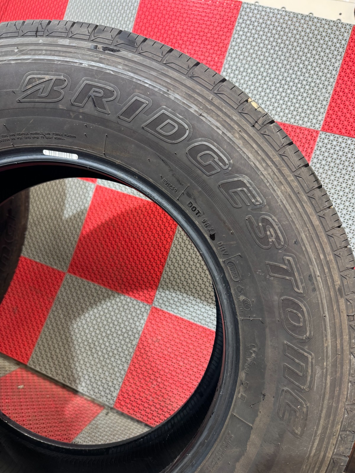 2x Used 255/70 R18 Bridgestone Dueler H/T Tires 7-8/32 Tread 255/70/18