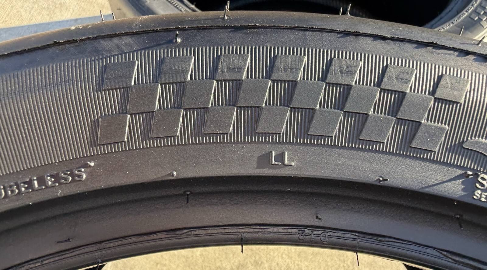 Set of TWO BRAND NEW 335/30ZR18 95W Hoosier R7 Racing Tires Slicks P335/30ZR18