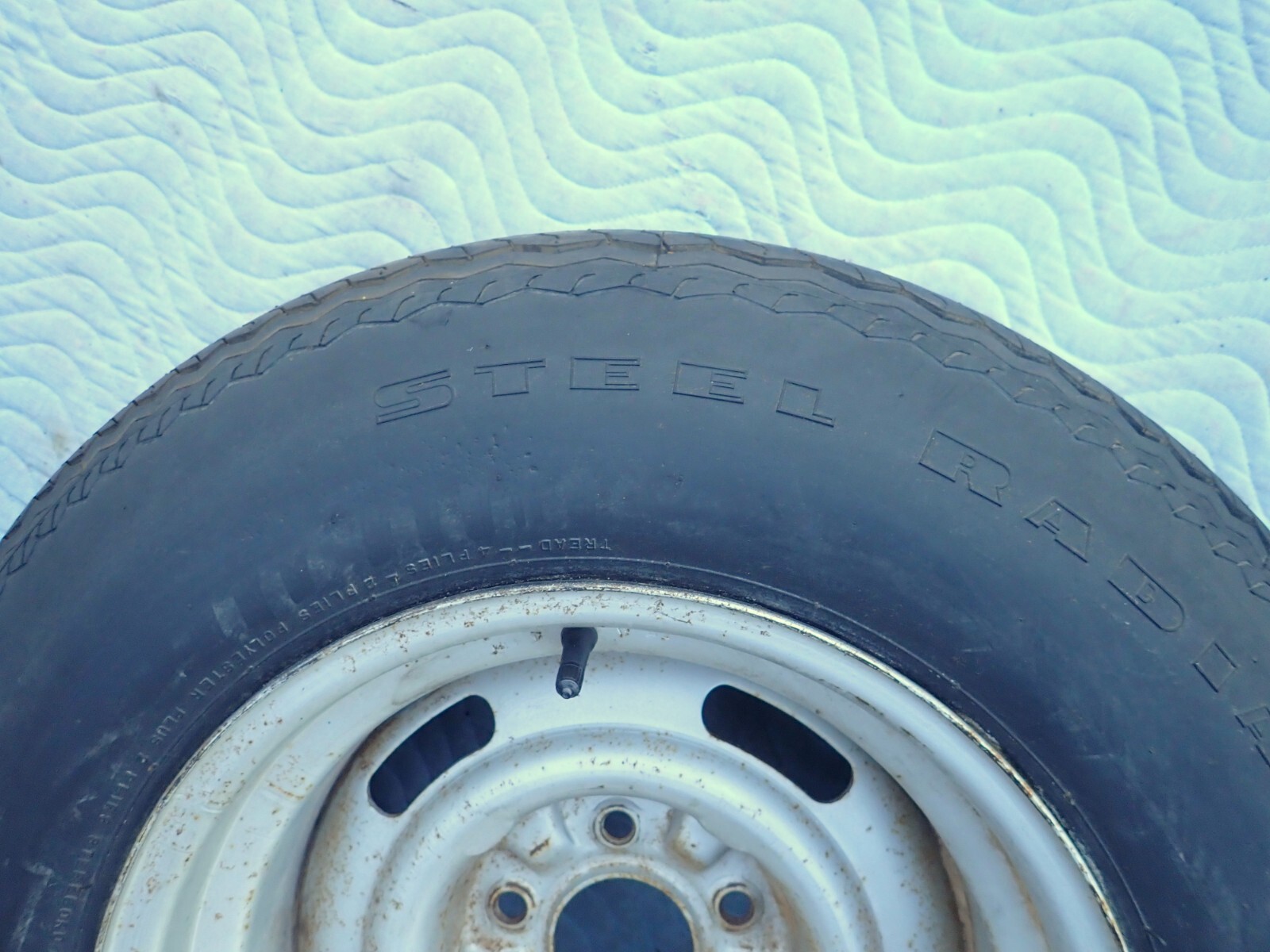 GM 15×8 Rally Wheel Firestone GR70-15 Steel Radial 500 Tire 70s Corvette OEM