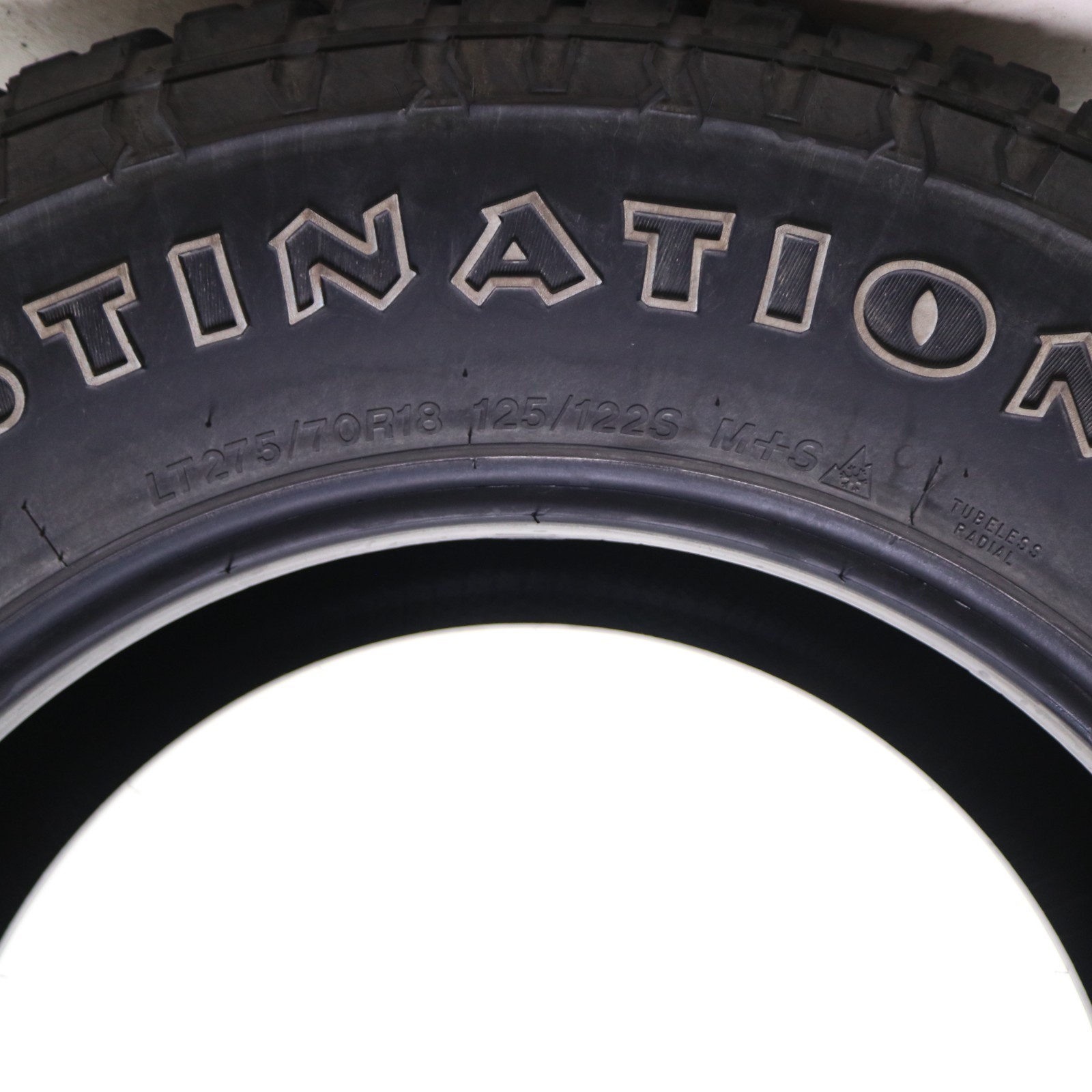 Used LT 275/70R18 Firestone Destination X/T – 125/122S – 4.5/32