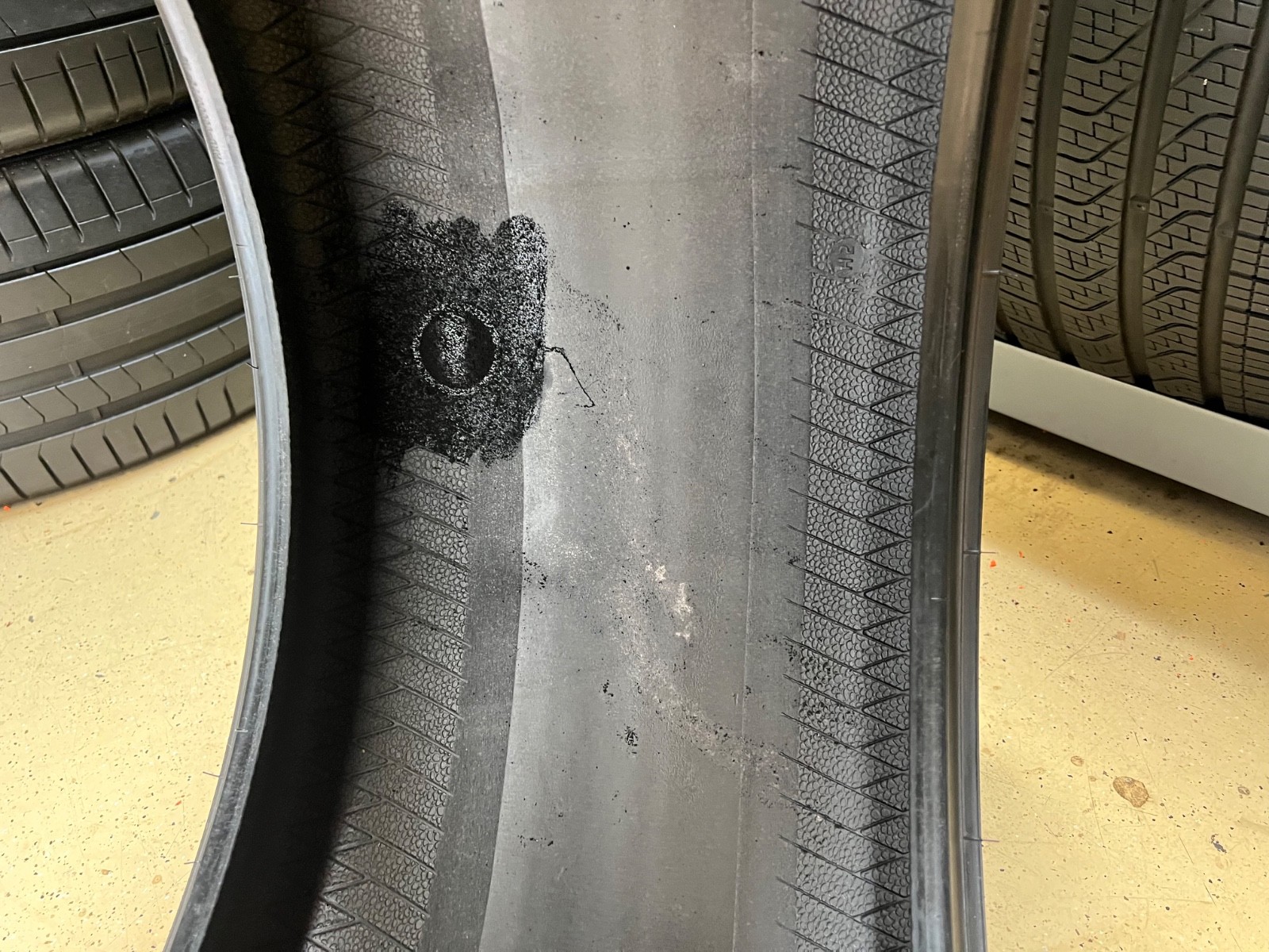 1 – NICE 305/30ZR21 XL (104Y) Goodyear Eagle F1 Asymmetric 3 (NF0) – 6133