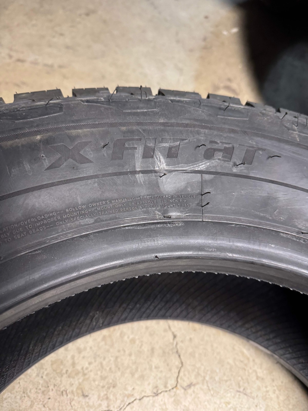 NOS LAUFENN X FIT AT BSW LT 35X12.50R20 121S 10PLY ALL TERRAIN TIRE 2021144