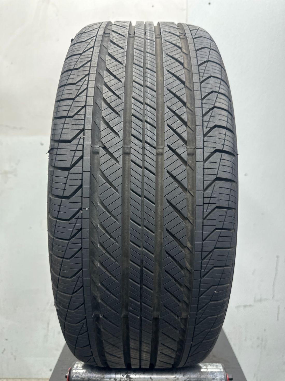 1 Used P235/50R19 Continental ProContact GX SSR Run Flat 99 H – 9/32