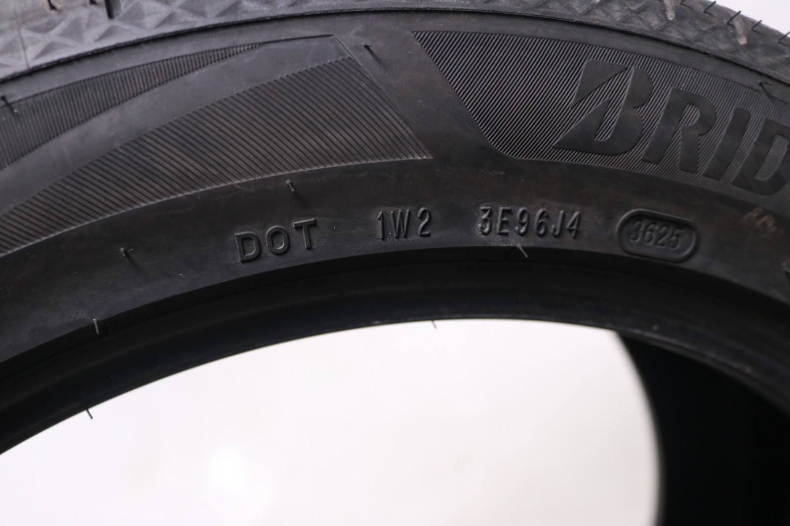 Set of 2 Used 255/45R19 Bridgestone Turanza EV Enliten – 104W – 8-9/32