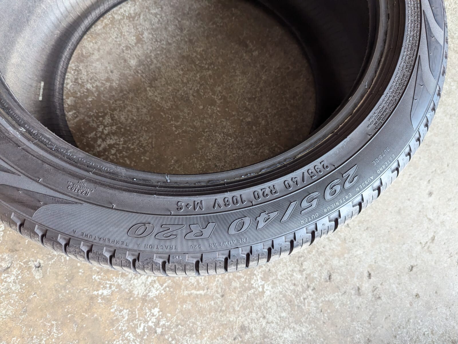 295/40R20 (106V) Pirelli Scorpion Verde All Season N-0 Single Tire