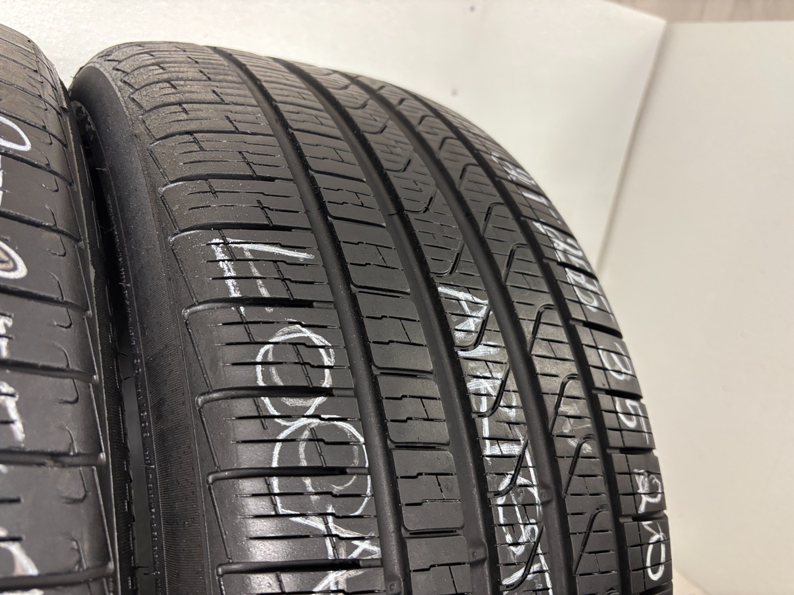 NO SHIPPING ONLY LOCAL PICK UP 2 Tires 255 35 20 Pirelli Cinturato P7 (VOL)