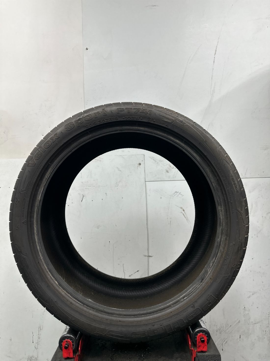 1 Used Petlas Velox Sport PT741 P305/30R19 3053019 305/30/19 102 W – 10/32
