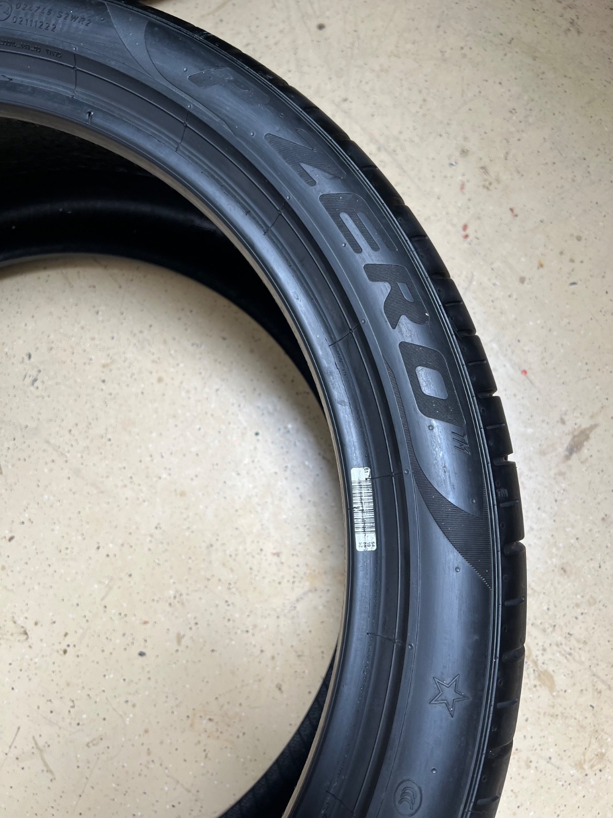 1 – TAKEOFF 285/35R21 XL (105Y) Pirelli P Zero PZ4 SEAL (*) BMW OEM – 5075