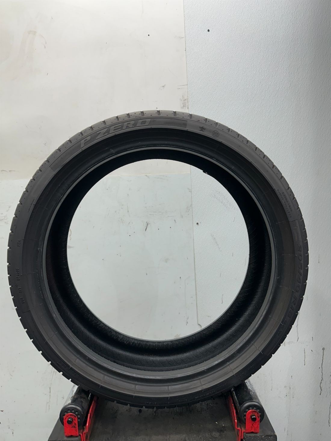 1 Used P205/40R18 Pirelli P Zero pz4 Run Flat 86 W – 8/32