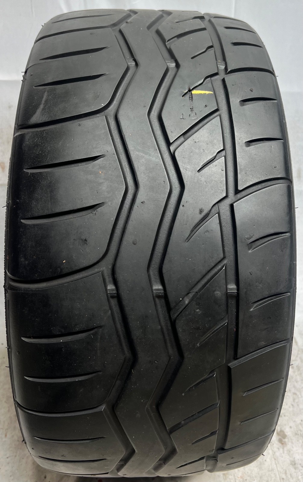 1 – NO REPAIRS 275/35R18 (95W) Falken Azenis RT615K + – 5046