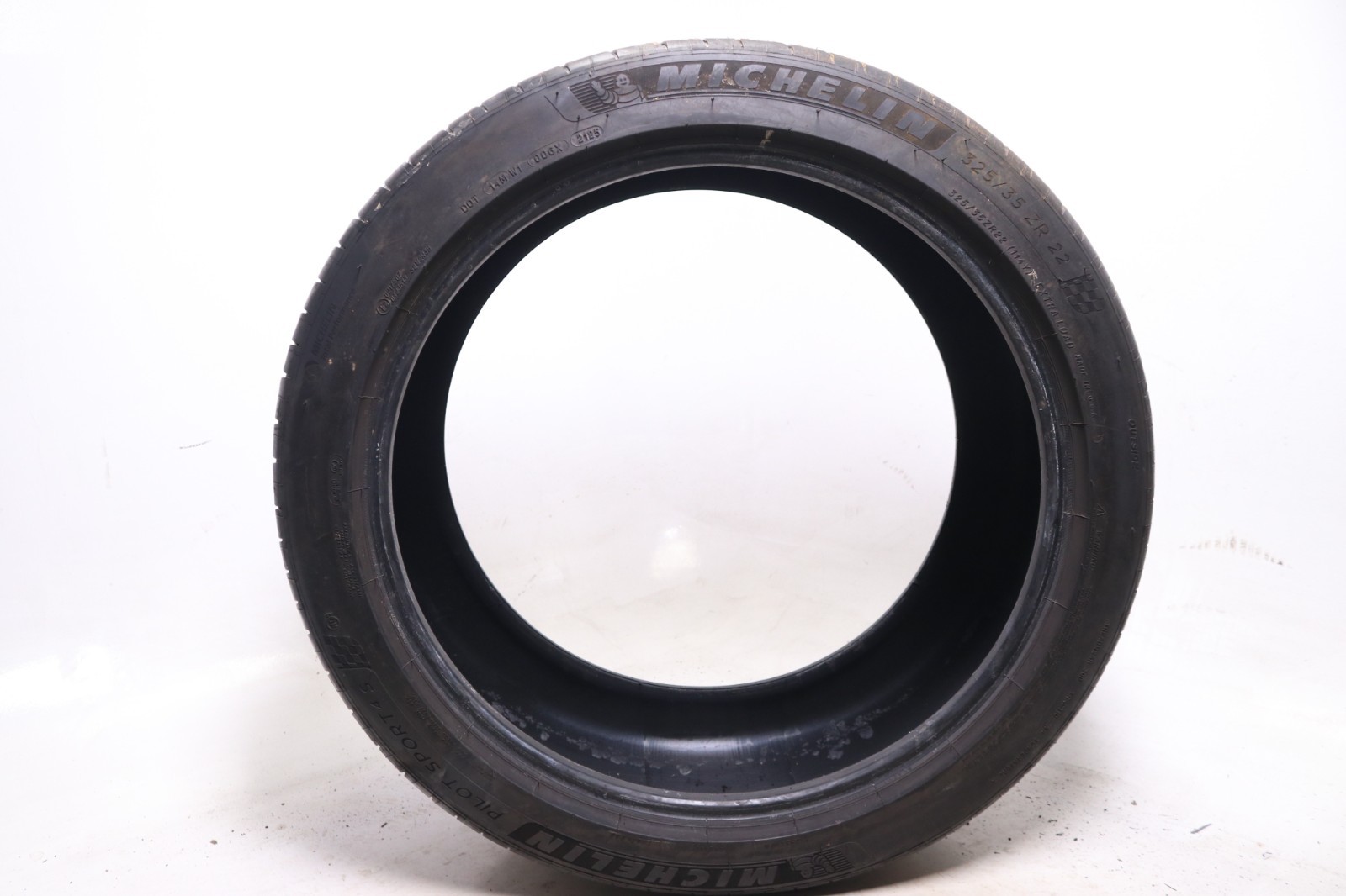 Set of 2 Used 325/35ZR22 Michelin Pilot Sport 4 S MO1 – 114Y – 7-8/32